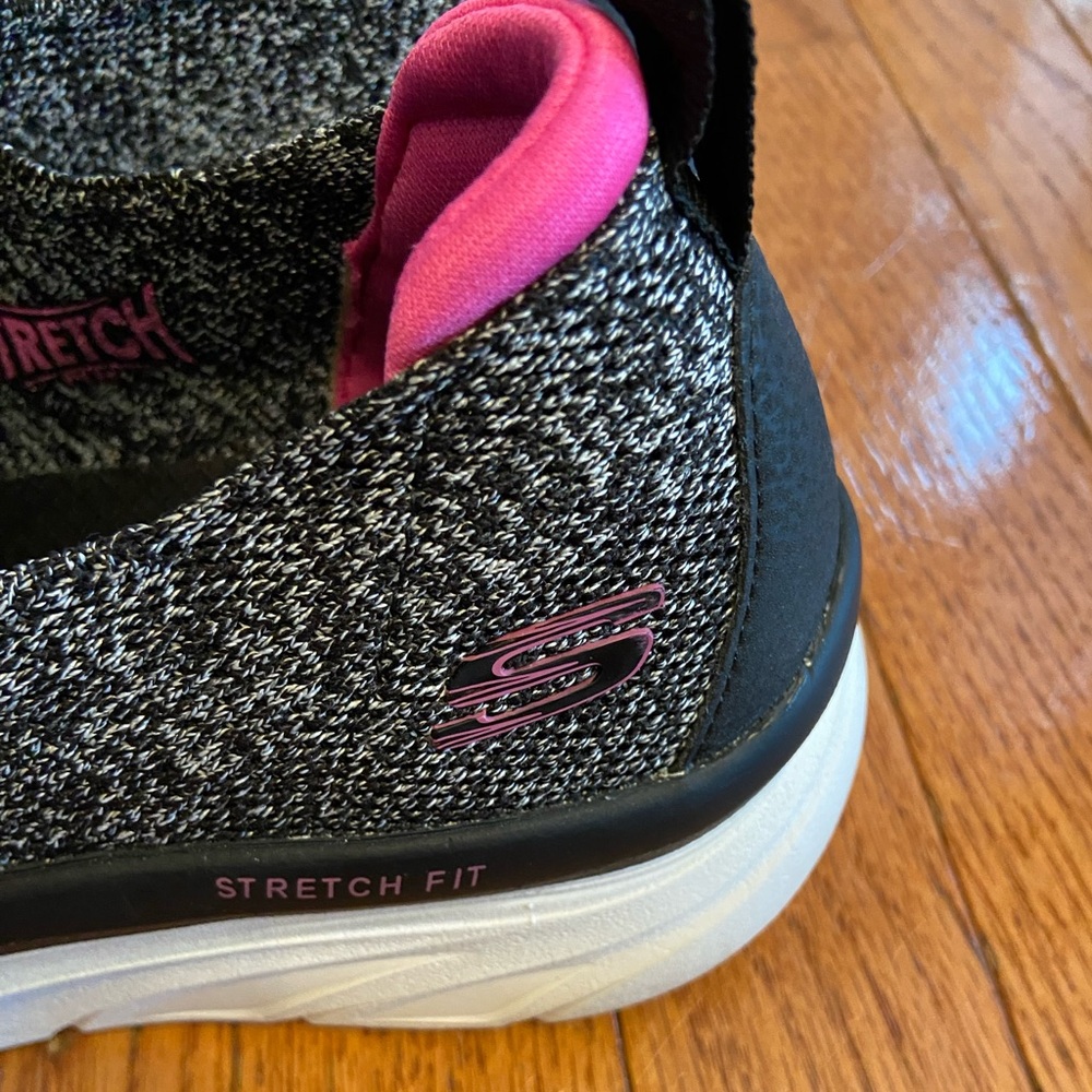 Women’s Sketchers D’Lux Walkers - Picture 5 of 14